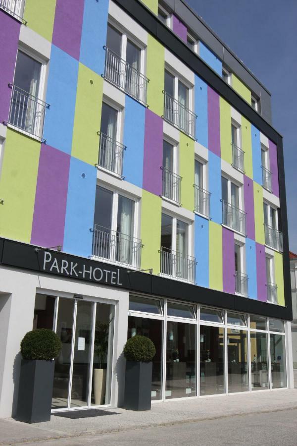 Parkhotel Pfarrkirchen Exteriör bild